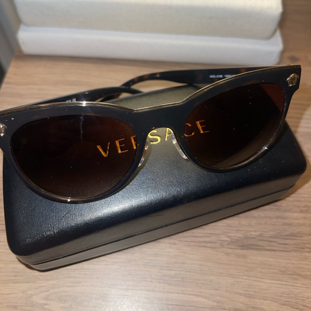 Versace Brown (Dark Havana) Sunglasses w/ gold Metallic Accents (never worn)